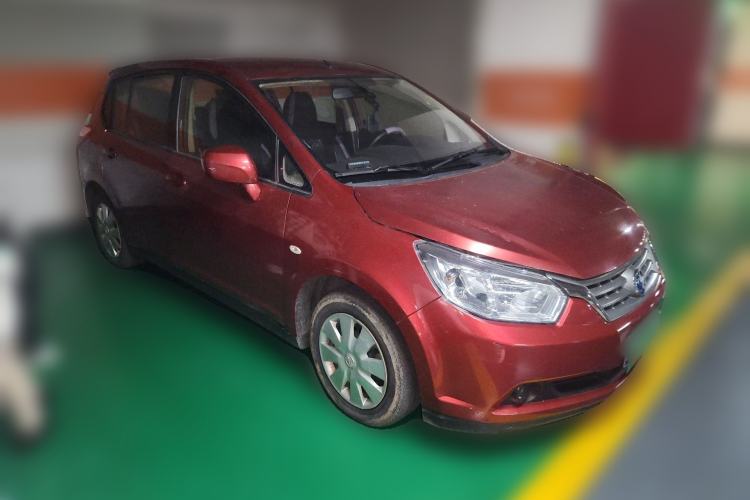 Used Venucia R50 2013 1.6L Automatic Fashion Edition Front Right 45 Deg