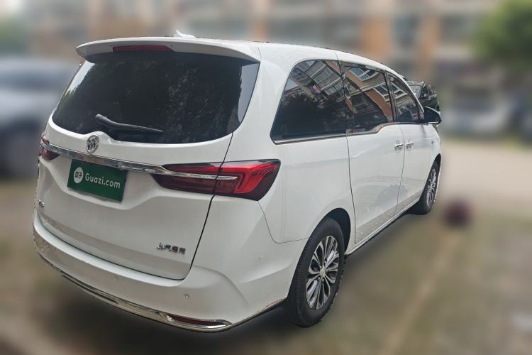 Used Buick GL8 2023 Facelifted Land Cruiser Executive Luxury Version