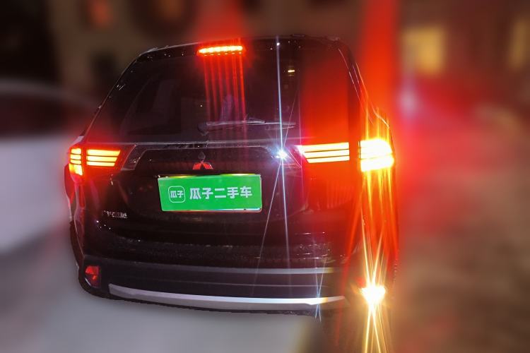 Used Mitsubishi Outlander 2017 2.0L Two-Wheel Drive Glory Edition 5 Seats Rear