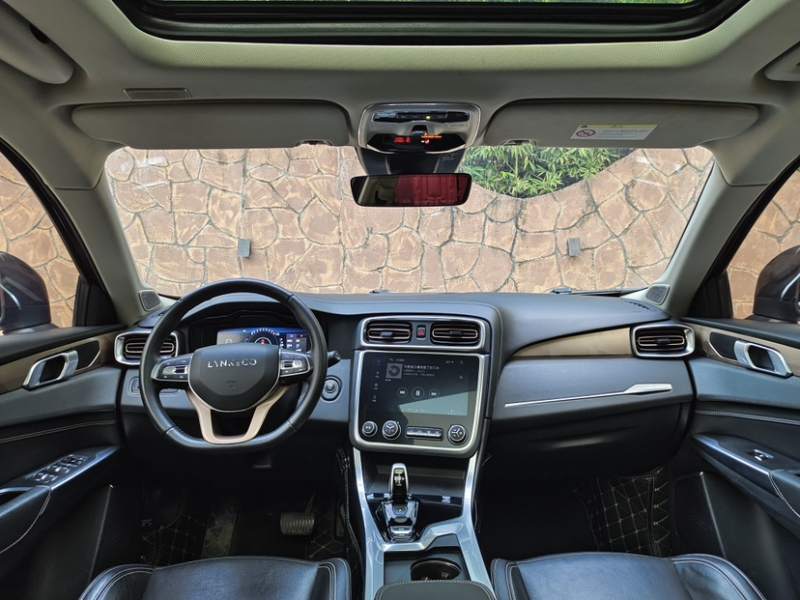 Used Lynk & Co 01 2017 2.0T Two-Wheel Drive Pro Edition — 39