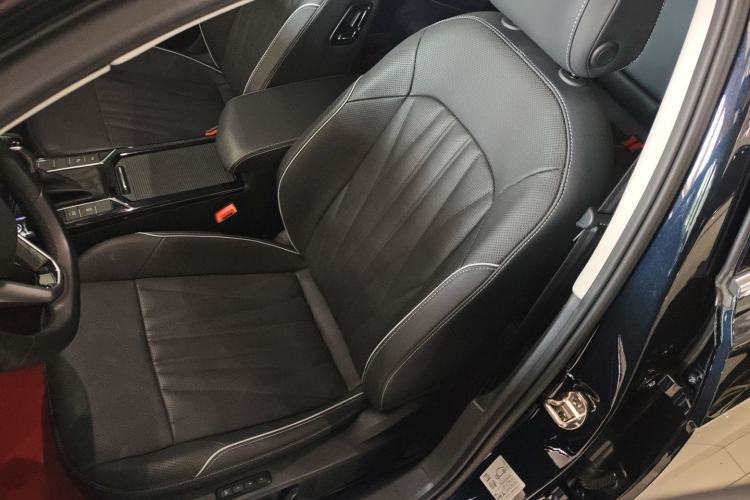 Used Volkswagen Passat 2022 330TSI Starry Luxury Edition Left Front Seat