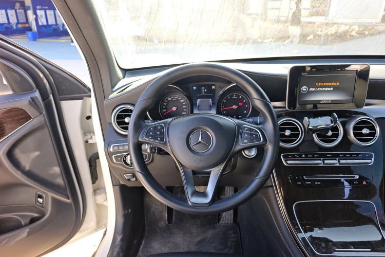 Used Mercedes-Benz GLC 2017 GLC 260 4MATIC Luxury Model