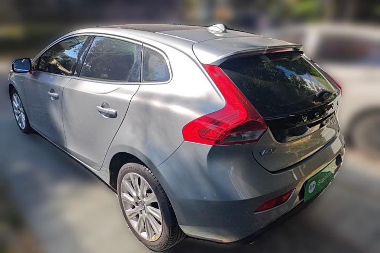 Used Volvo V40 2014 2.0T Zhiya Edition
