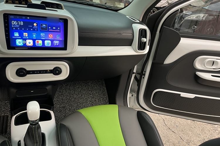 Used Roewe Clever 2021 302 km New Four-Seater Super-Efficient Version