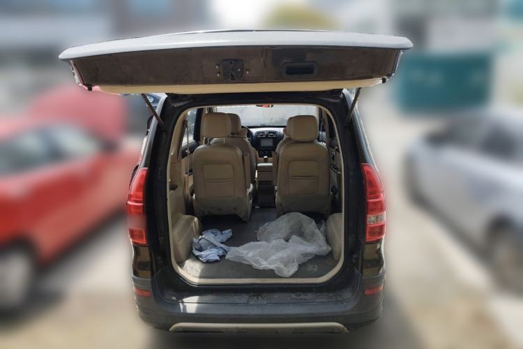 Used Dongfeng Fengon 360 2015 1.5L Manual Comfort II 7-Seater Trunk