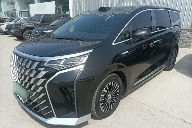 Used Denza D9 2025 DM-i Intelligent Drive 1020 Four-Wheel Drive Prestige Model