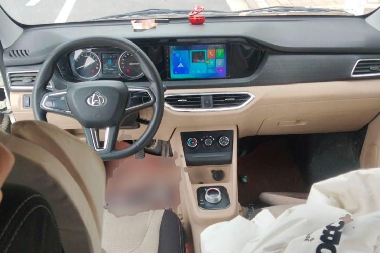 Used CHANGAN KUAYUE Xing V7 EV 2024 251 km Luxury Dual-Door Version 6 Seats Center Console