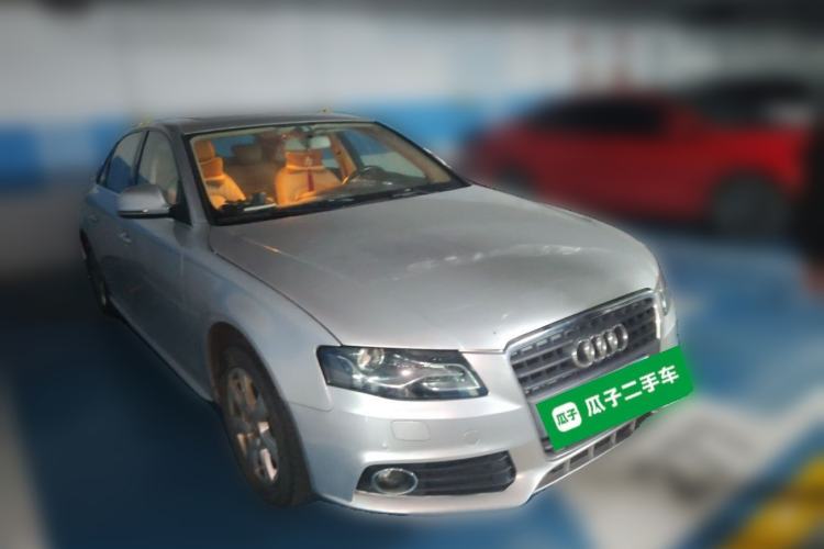 Used Audi A4L 2012 2.0 TFSI automatic Comfort trim level Front Right 45 Deg