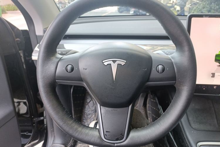 Used Tesla Model Y 2022 Long-Range All-Wheel-Drive Version
