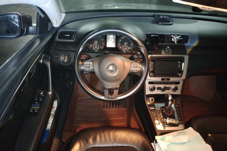 Used Volkswagen Magotan 2012 Facelift 1.8TSI Prestige Model Steering Wheel