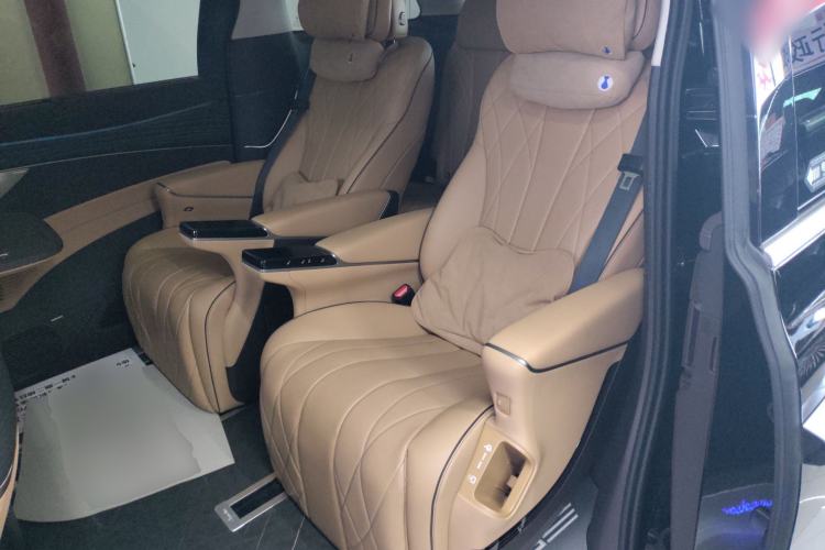 Used Denza D9 2024 DM-i 980 Four-Wheel Drive Prestige Model Left Rear Seat