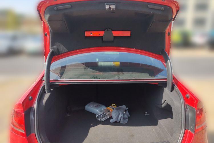 Used Audi A4L 2012 2.0 TFSI automatic Comfort trim level