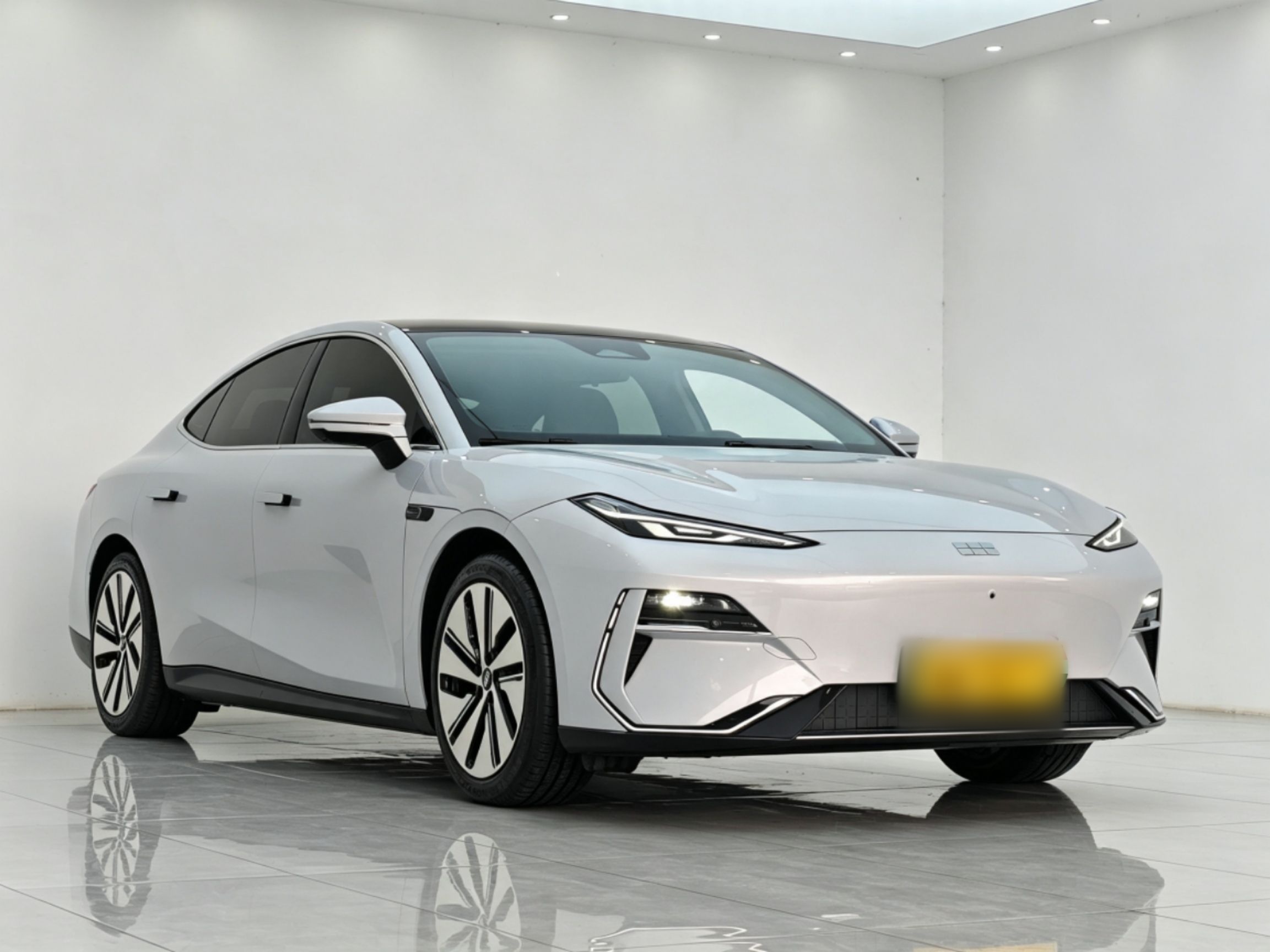 Geely Galaxy E8 2024 550 km Range Rear-Drive MAX — снимка 13