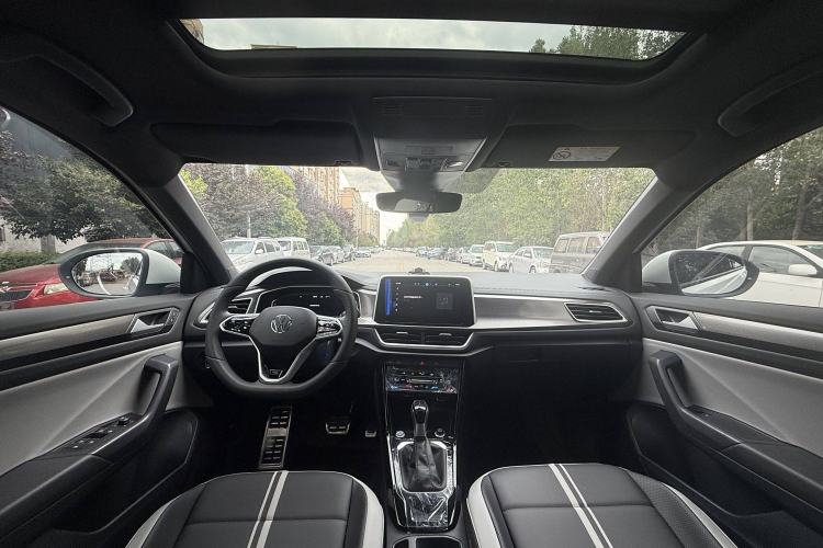 Used Volkswagen T-ROC 2024 300TSI DSG Two-Wheel-Drive Chen Guang Edition