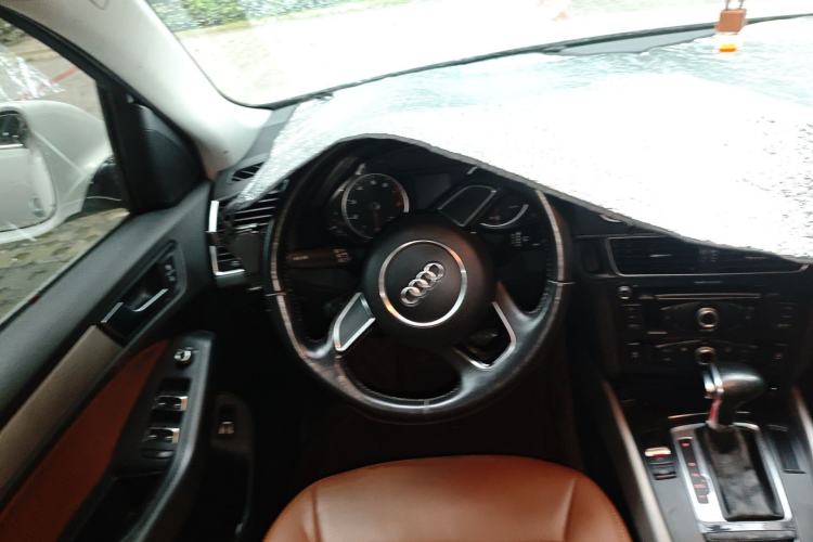 Used Audi Q5 2016 40 TFSI Trendy Edition Steering Wheel