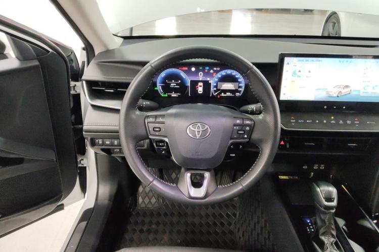 Used Toyota Camry 2024 Dual-Engine 2.5HG Prestige Edition