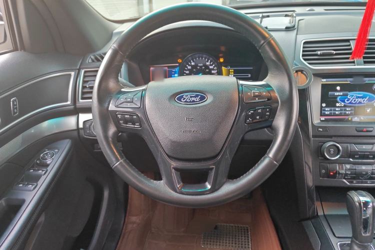 Used Ford Explorer 
