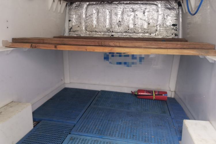 Used SAIC MAXUS Xintu V80 2020 2.5T Manual Classic City Delivery King Short Wheelbase Mid-Roof Design 2/3 Seats