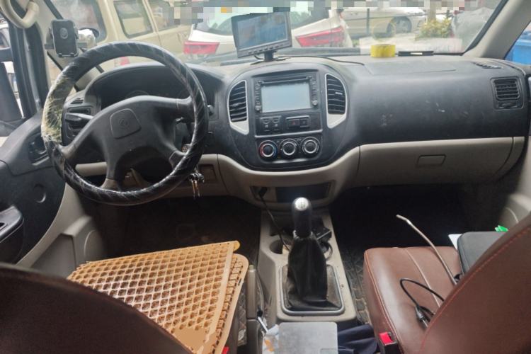 Used FORTHING Lingzhi 2015 V3 1.5L 7-seat Standard Model
