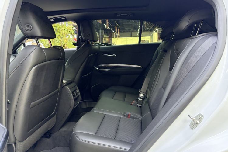 Used Cadillac XT4 2022 28T Two-Wheel Drive Fashion Edition Interior 7