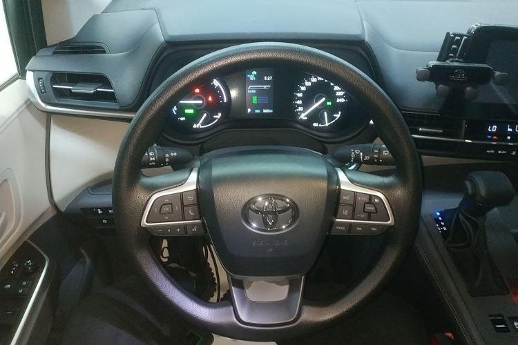 Used Toyota SIENNA 2024 2.5L Hybrid Comfort Edition