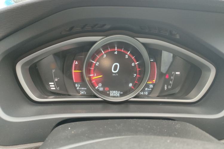 Used Volvo V40 2015 1.6T Zhiya Edition
