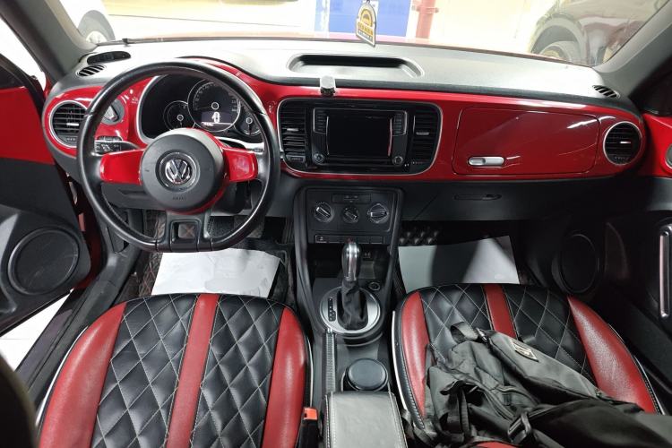 Used Volkswagen Beetle 2015 180TSI model Center Console