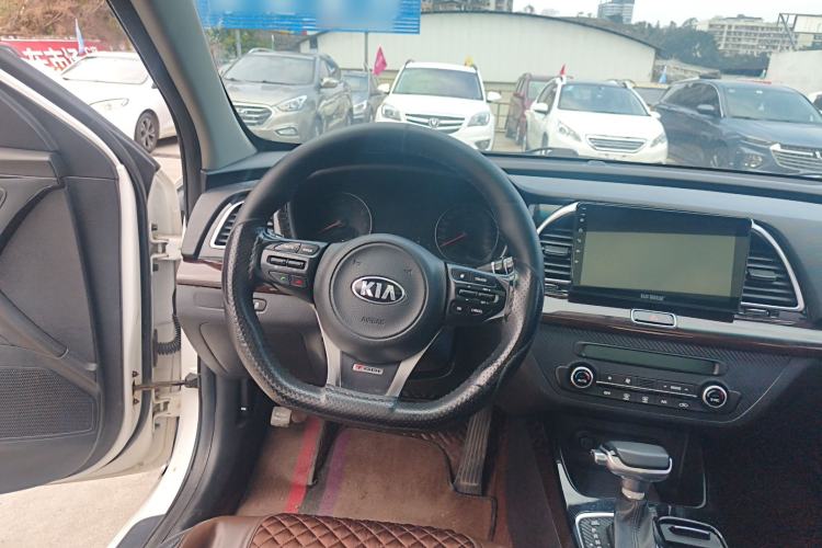 Used Kia K4 2017 1.6T Automatic T-DLX Turbo Steering Wheel