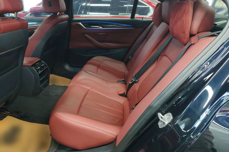 Used BMW 5 Series 2019 Facelifted 530Li Leading Edition M Sport Package
