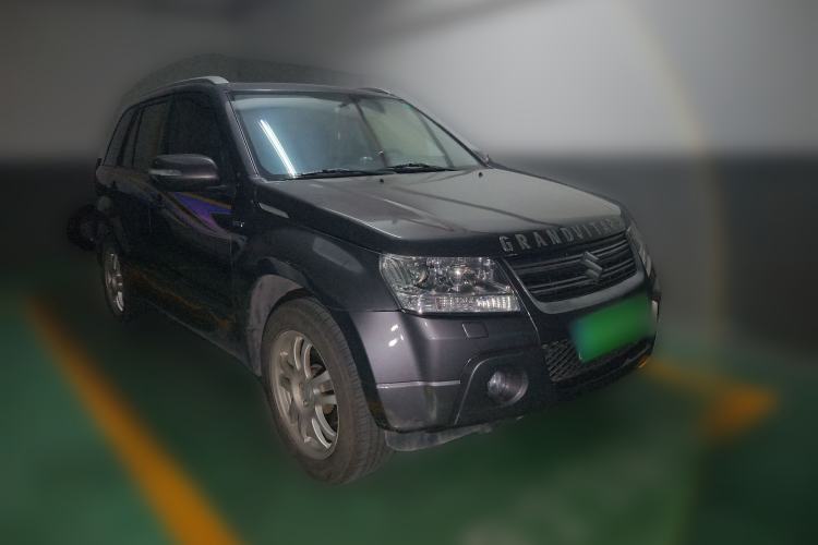 Used Suzuki Grand Vitara 2011 2.4 AT JLX-EL 5-Door Limited Edition Front Right 45 Deg
