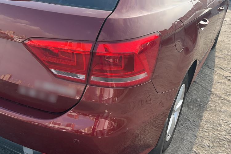 Used Volkswagen Gran Lavida 2013 1.6L Automatic Fashion Model
