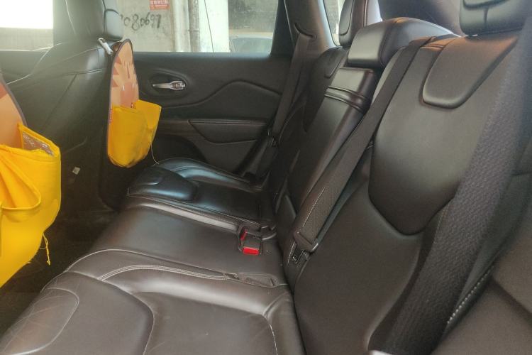 Used Jeep Cherokee 2017 2.0L Superior Edition