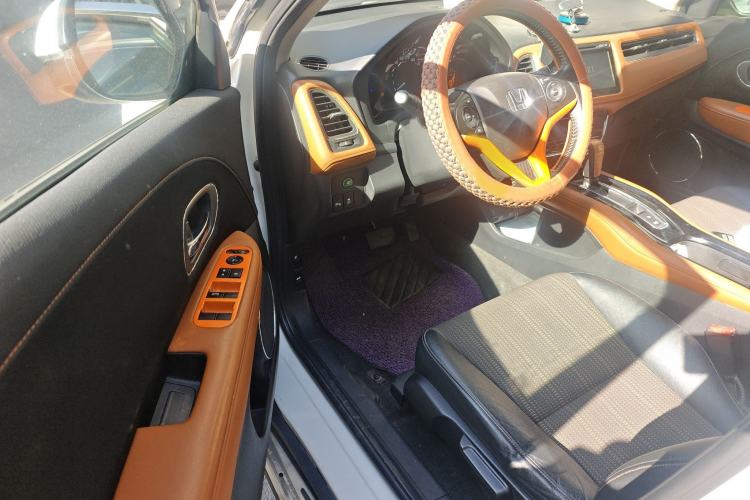 Used Honda Vezel 2015 1.8L CVT 2WD Luxury Model
