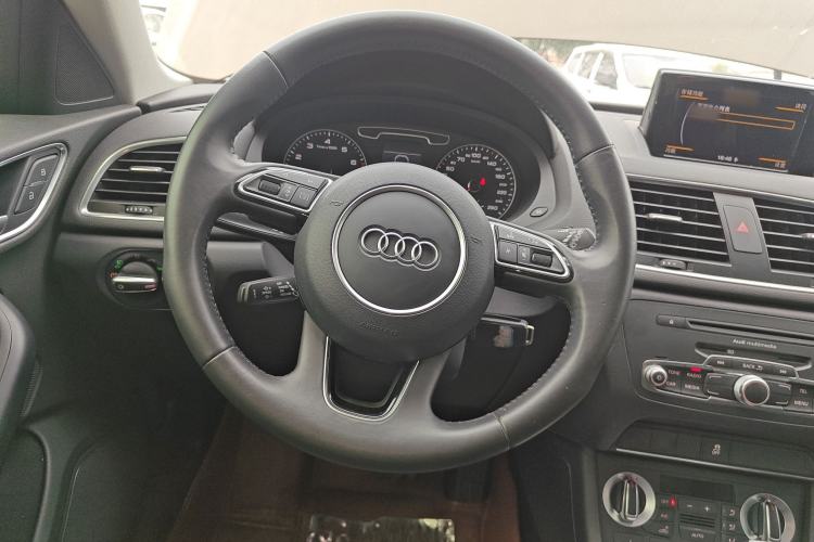 Used Audi Q3 2013 35 TFSI Comfort Model Steering Wheel