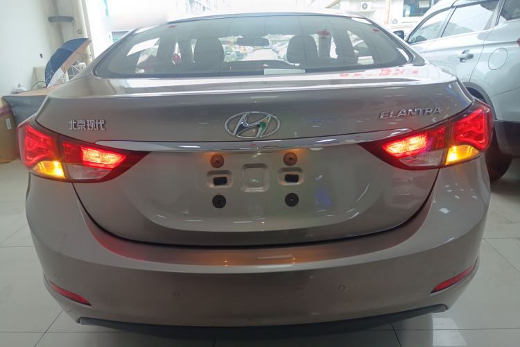 Used Hyundai Elantra (5th Generation / Langdong) 2016 1.6L Automatic Smart Version