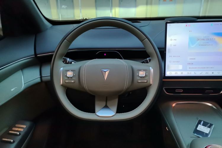 Used Deepal S07 2025 285Max Huawei Qiankun Intelligent Driving ADS SE Range-Extended Version Steering Wheel