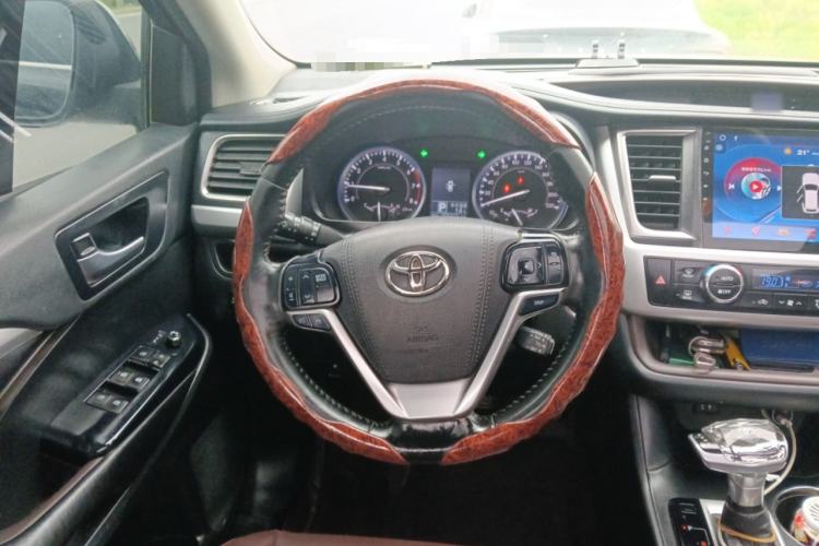 Used Toyota Highlander 2015 2.0T Four-Wheel Drive Luxury Edition 7-Seater Steering Wheel