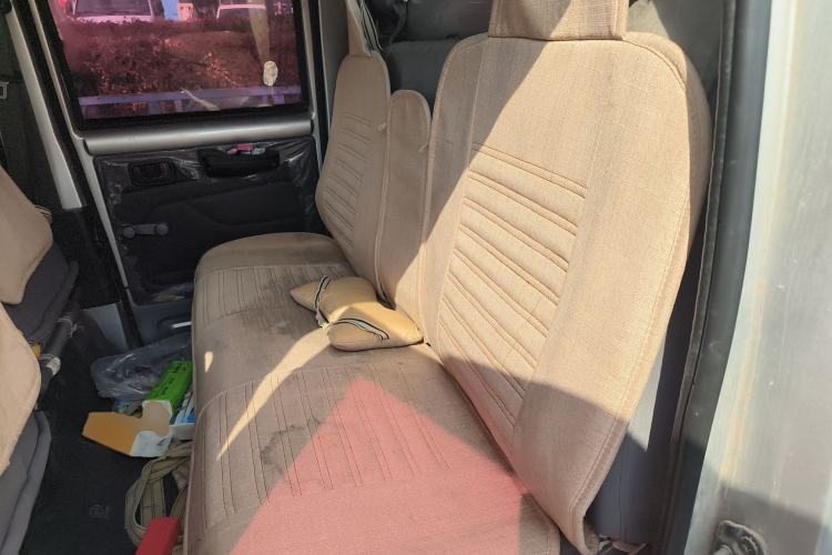 Used Wuling Rongguang Small Truck 2012 1.2L Double-Cab Basic Version LAQ Left Rear Seat