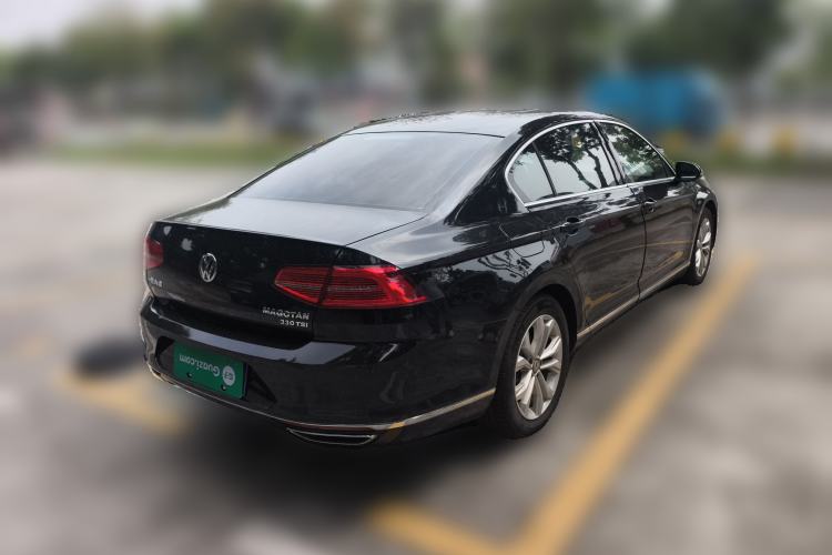 Used Volkswagen Magotan 2018 Facelift 330TSI DSG Luxury Model
