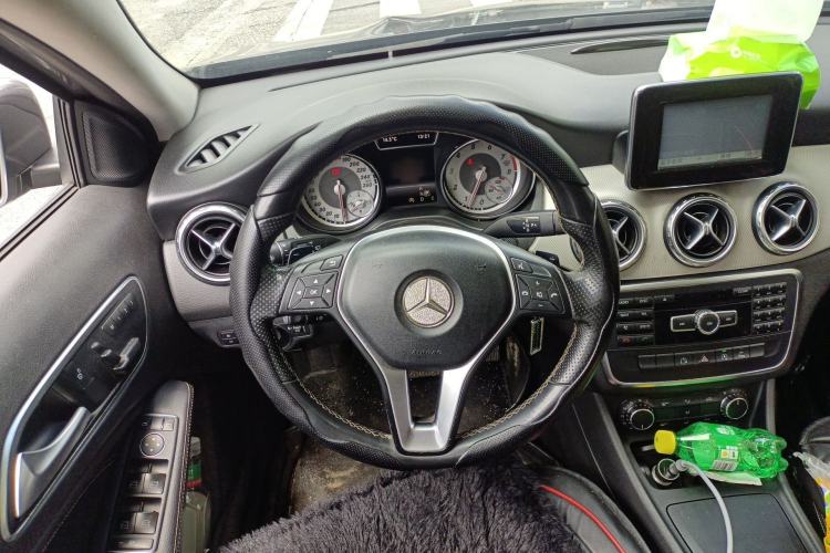 Used Mercedes-Benz GLA 2015 GLA 200 Sport Edition Steering Wheel