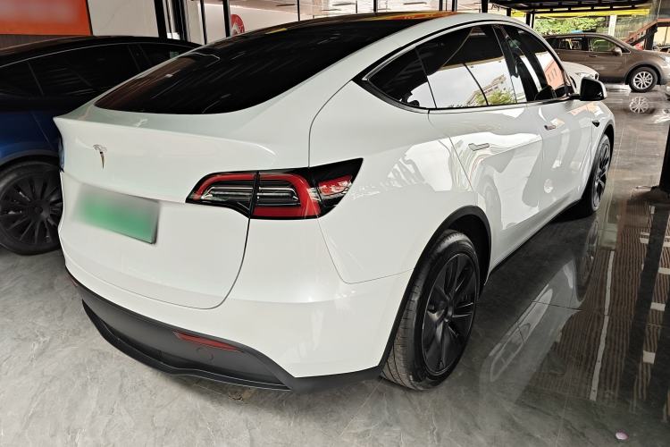 Used Tesla Model Y 2024 Rear-Wheel-Drive Version Rear Right 45 Deg