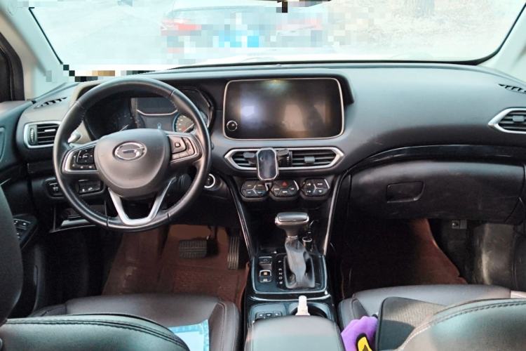 Used GAC Trumpchi GS4 2018 235T Automatic Two-Wheel Drive Luxury Smart Connectivity Millionth Anniversary Edition Center Console