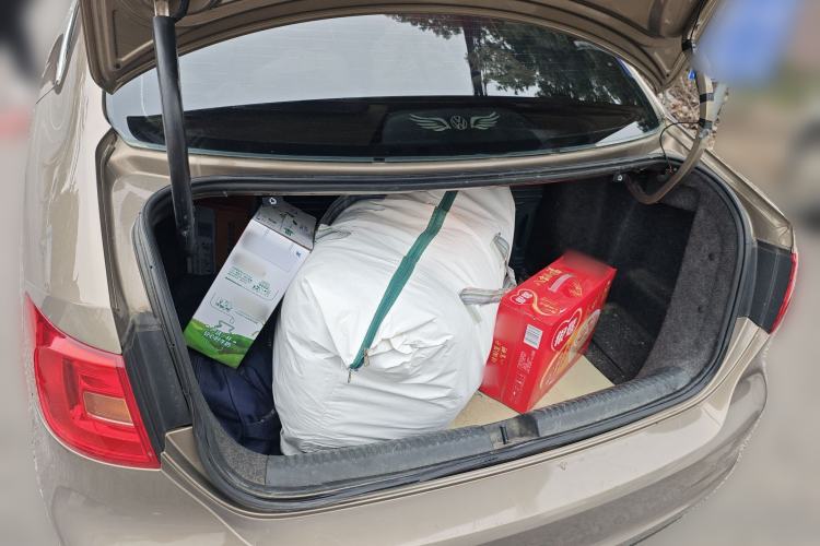 Used Volkswagen Sagitar 2012 1.6L Manual Comfort Model Trunk