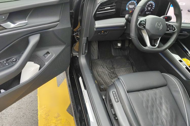 Used Volkswagen Magotan 2024 380TSI DSG Ultimate Edition Driver Seat