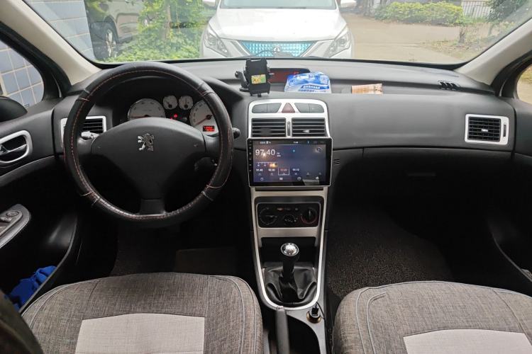 Used Peugeot 307 2010 Sedan 1.6L Manual Comfort Edition Center Console