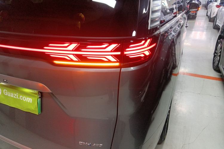 Used Denza D9 2022 DM-i 970 Four-Wheel Drive Flagship Model
