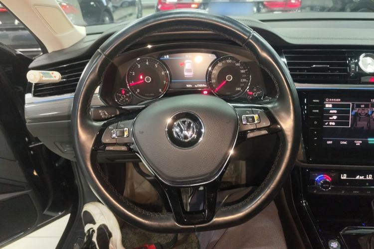 Used Volkswagen Phideon 2019 380TSI Two-Wheel Drive Business Edition China VI Standard
