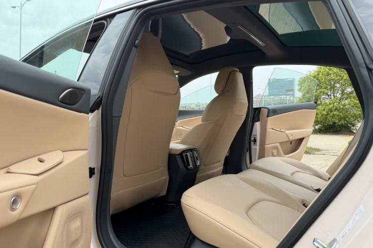 Used ARCFOX Alpha S5 2024 560MAX 185kW Interior 8