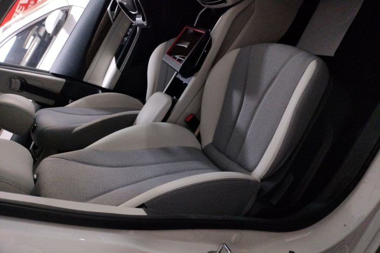 Used BAIC Beijing EU5 2018 R500 Smart Wind Edition