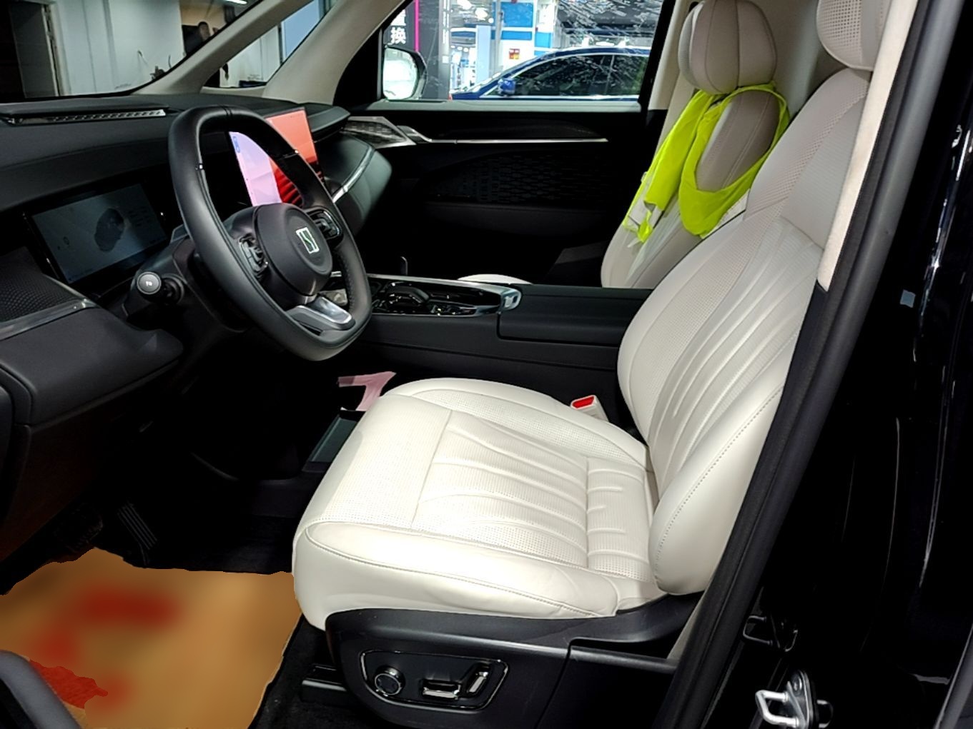 Zeekr 009 2024 GAC Trumpchi — снимка 17